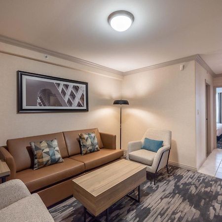 Sandman Hotel & Suites Winnipeg Airport Exterior photo
