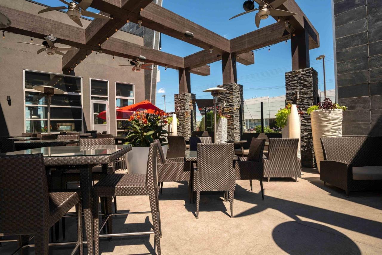 Sandman Hotel & Suites Winnipeg Airport Exterior photo