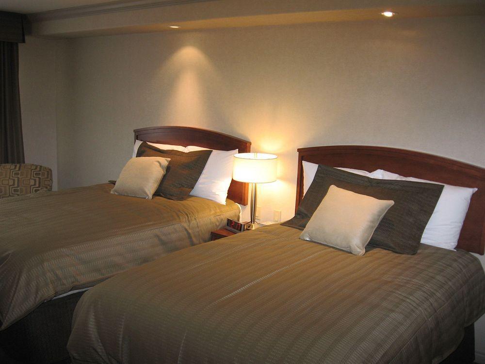 Sandman Hotel & Suites Winnipeg Airport Room photo