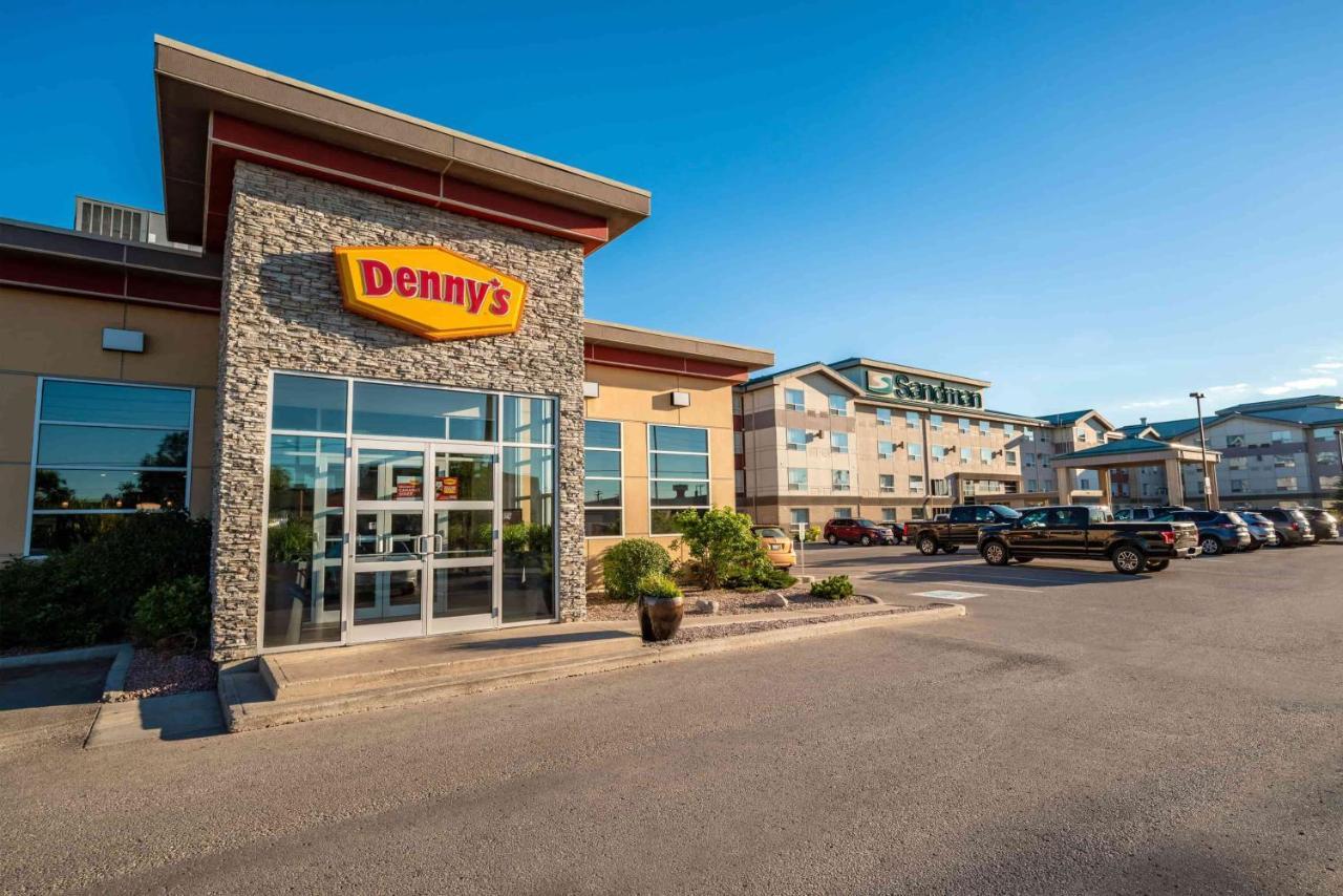 Sandman Hotel & Suites Winnipeg Airport Exterior photo