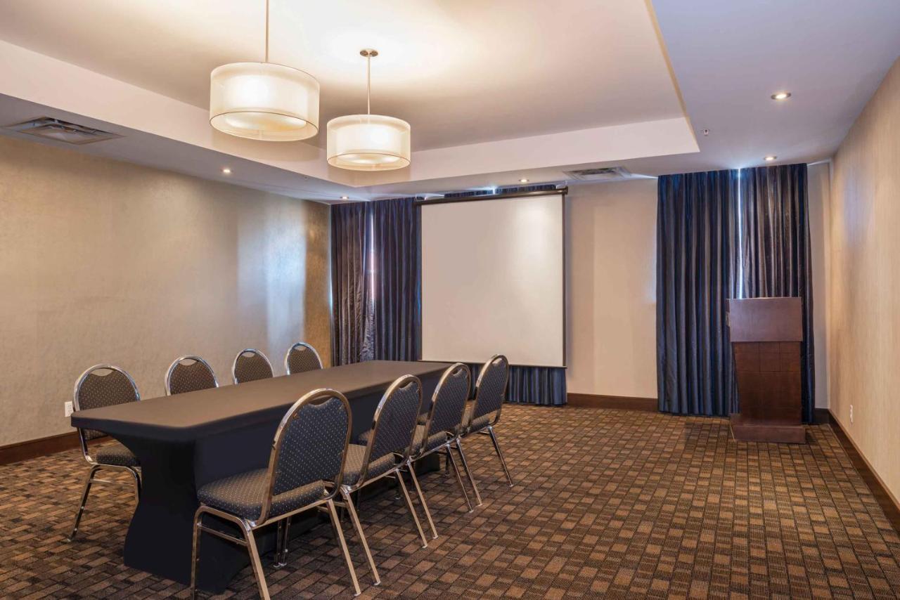 Sandman Hotel & Suites Winnipeg Airport Exterior photo