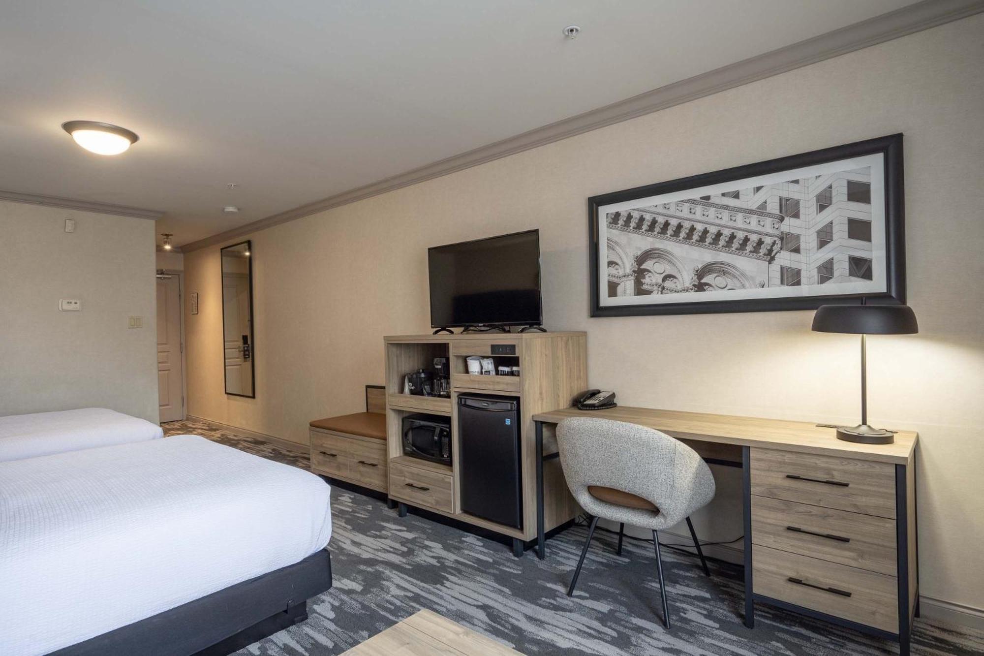 Sandman Hotel & Suites Winnipeg Airport Exterior photo