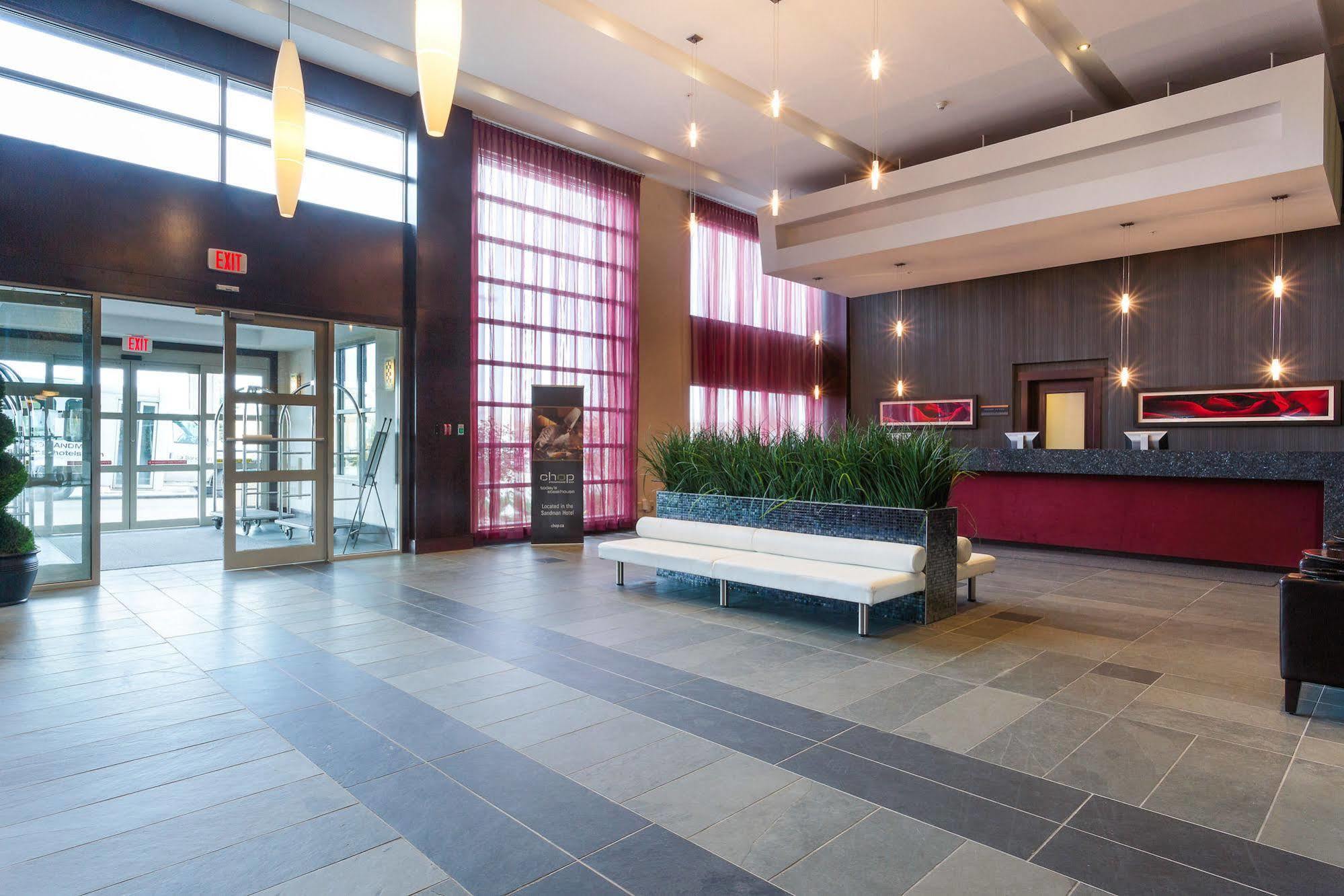 Sandman Hotel & Suites Winnipeg Airport Exterior photo